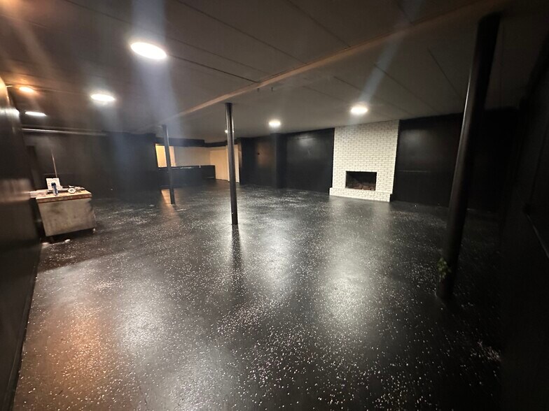 More Photos Of 8350 S 88th Ave, Justice Restaurant For Sale