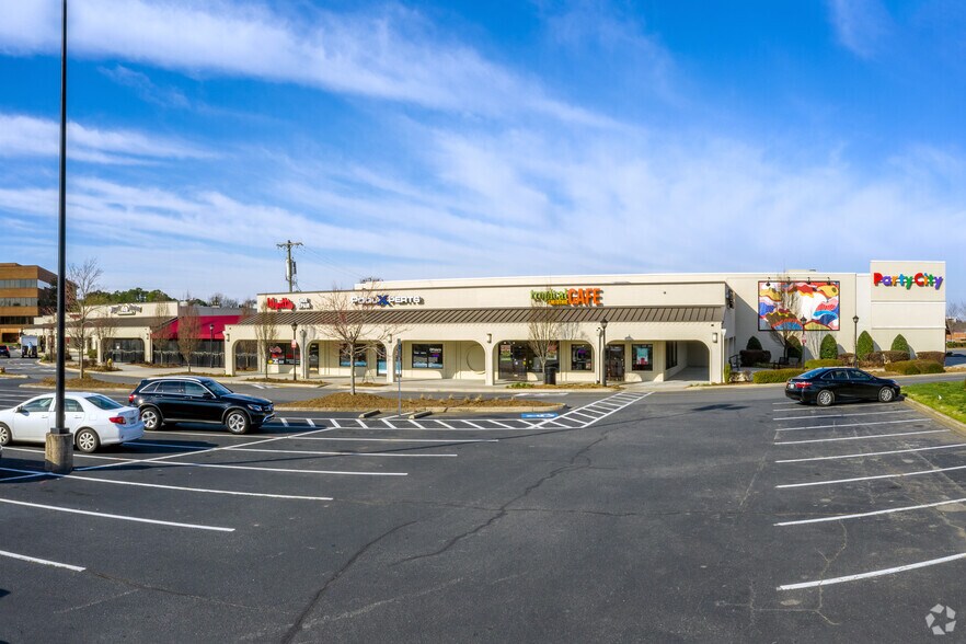 More Photos Of 7601-7715 Pineville Matthews Rd, Charlotte General Retail For Lease