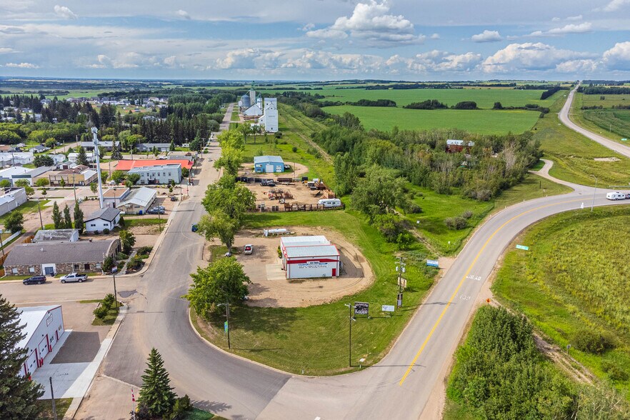 More Photos Of 20 Railway Av S, Marwayne General Retail For Sale