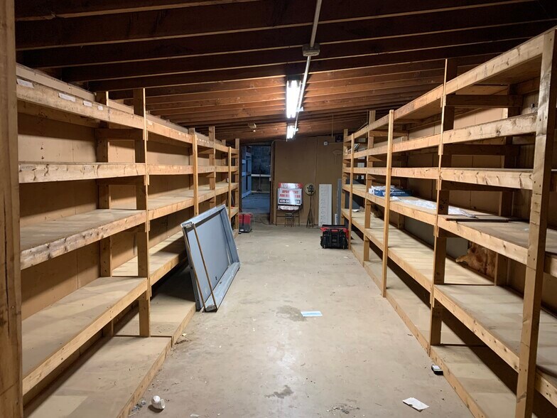 More Photos Of 4462 Oakwood Rd, Oakwood Industrial For Lease