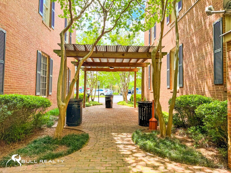 More Photos Of 3007 Piedmont Rd NE, Atlanta Office For Sale