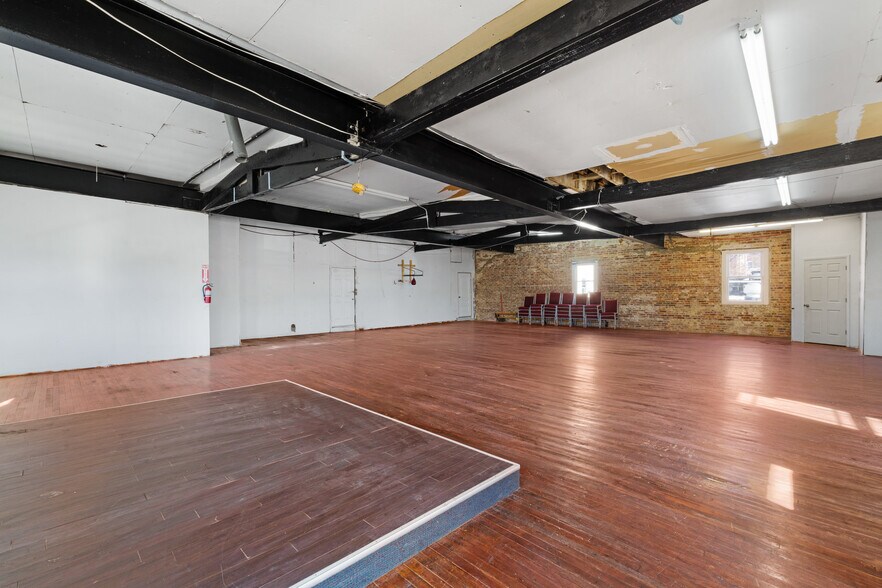 More Photos Of 198-200 E Main St, Bound Brook Freestanding For Sale