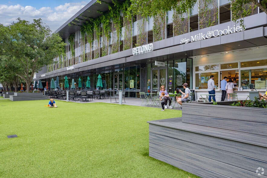 More Photos Of 9655 Katy Fwy, Houston Unknown For Lease