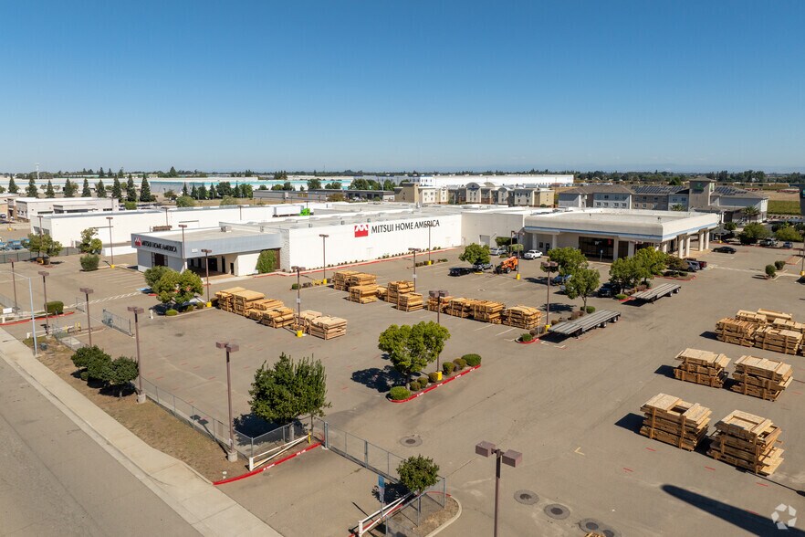 More Photos Of 1333 E Kettleman Ln, Lodi Auto Dealership For Lease