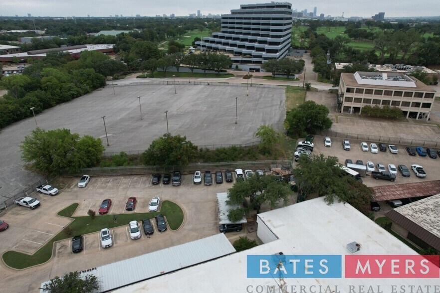 More Photos Of 8730 King George Dr, Dallas Service For Sale