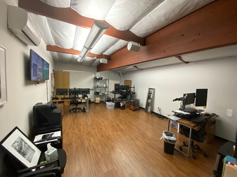 More Photos Of 9223 Eton Ave, Chatsworth Manufacturing For Lease