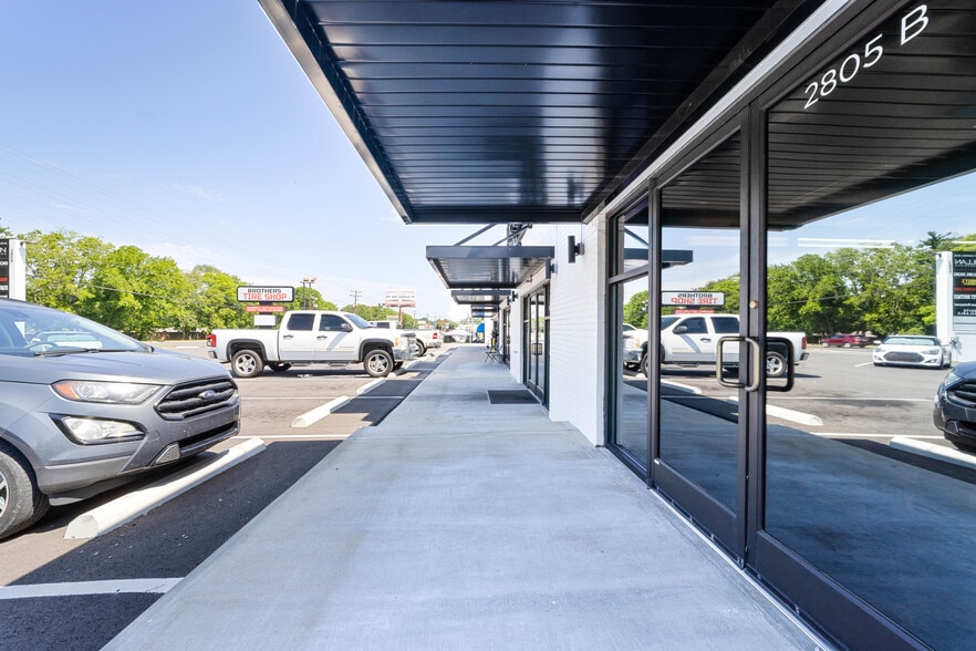 More Photos Of 2805 Fort Campbell Blvd, Clarksville Freestanding For Lease