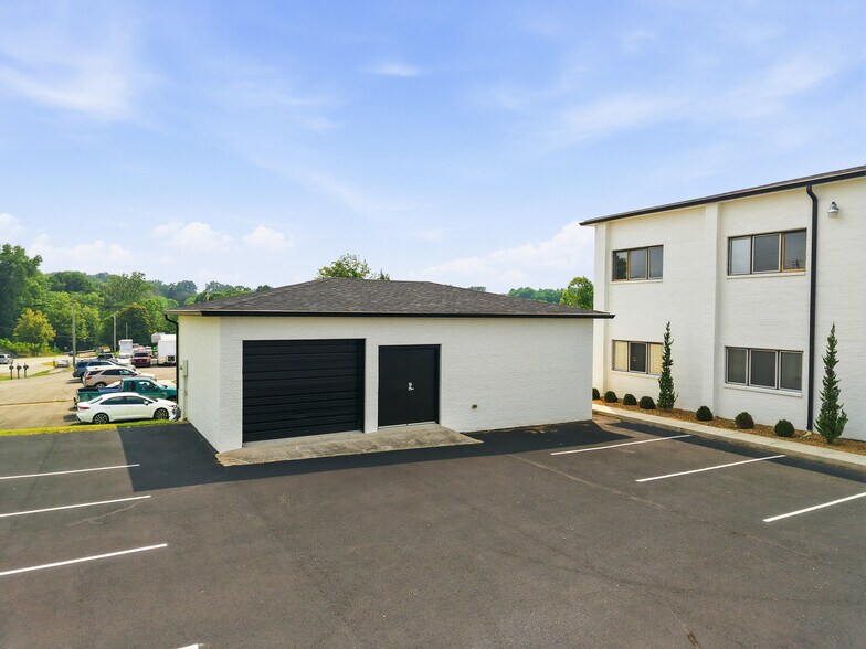 More Photos Of 1221 S Willow Ave, Cookeville Office Residential For Lease