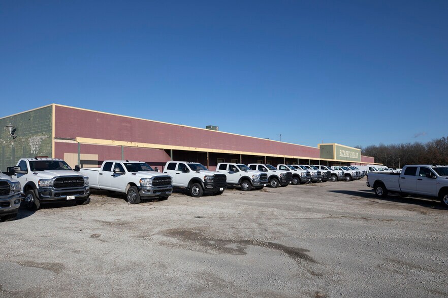 More Photos Of 2000 N Commercial St, Harrisonville General Retail For Sale