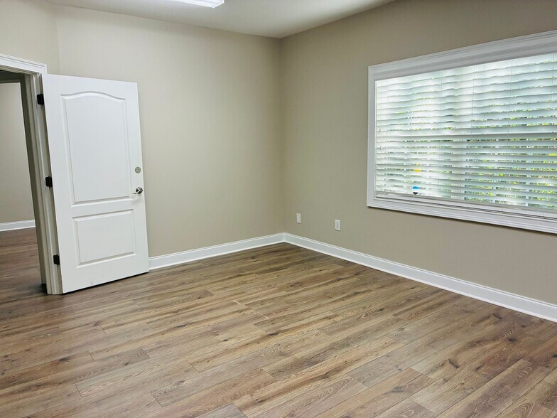 More Photos Of 965 Piedmont Rd NE, Marietta Office For Lease