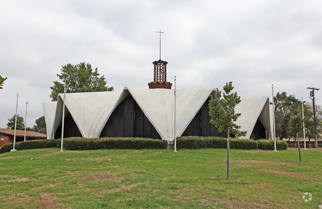 More Photos Of 2770 Glebe Rd, Lemon Grove Religious Facility For Lease