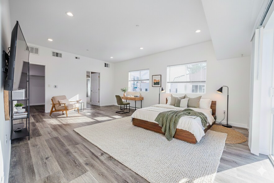 More Photos Of 1119 N Berendo St, Los Angeles Apartments For Sale