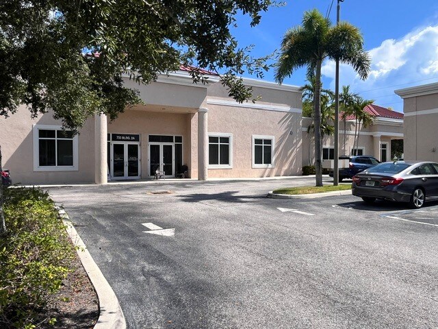More Photos Of 733 Us-1, North Palm Beach Medical For Sale