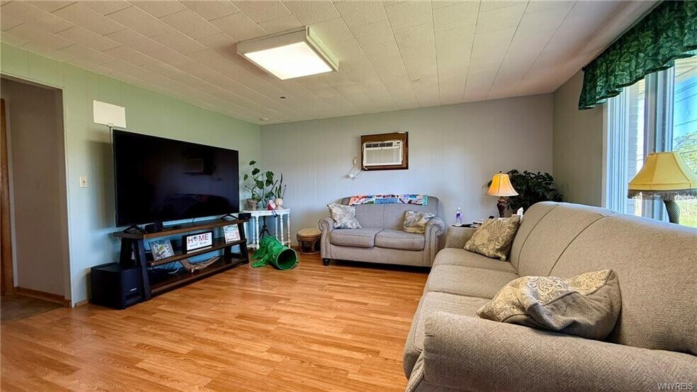 More Photos Of 2305 Lockport Rd, Sanborn Multifamily For Sale