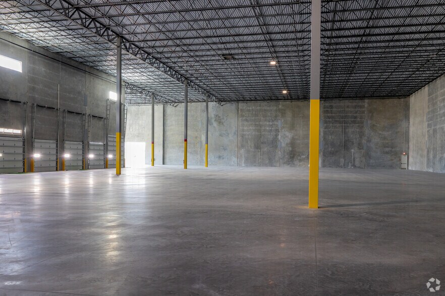 More Photos Of 2260 NW 27th Ave, Miami Refrigeration Cold Storage For Lease