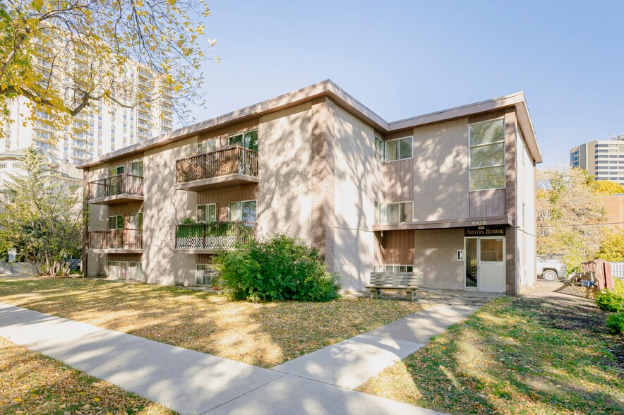 Primary Photo Of 9928 89 Av NW, Edmonton Apartments For Sale