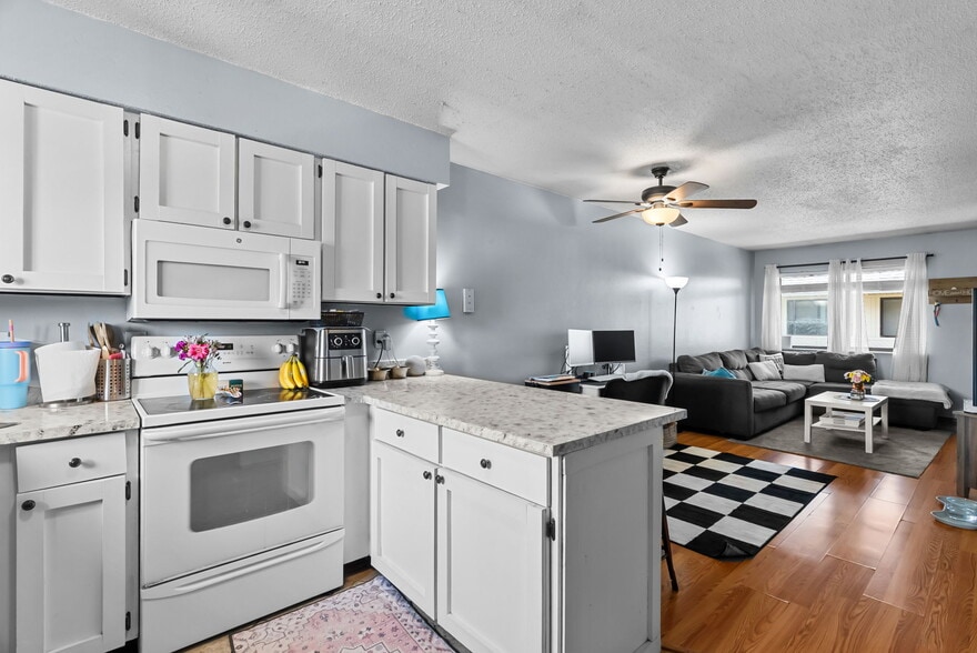 More Photos Of 8942 Eden Ave, Affton Apartments For Sale