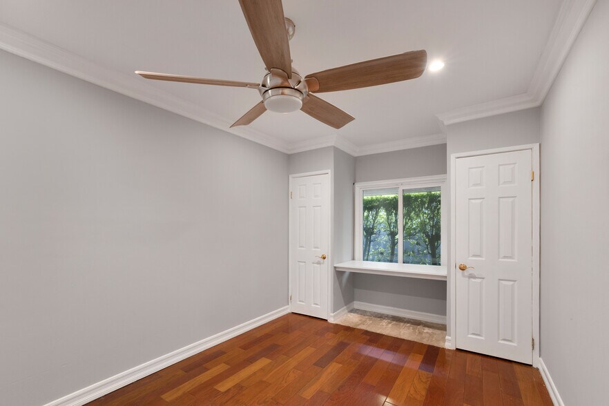 More Photos Of 801 W Whittier Blvd, La Habra Storefront Retail Residential For Sale