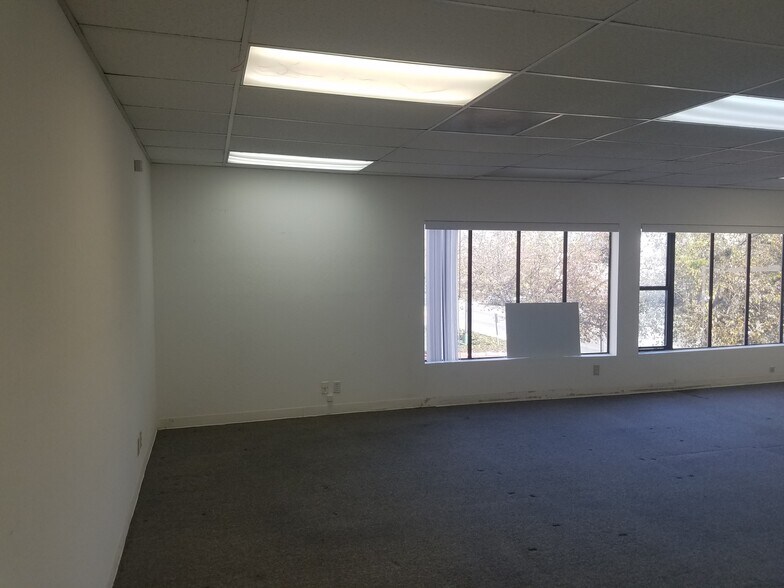 More Photos Of 925 W Winton Ave, Hayward General Retail For Sale