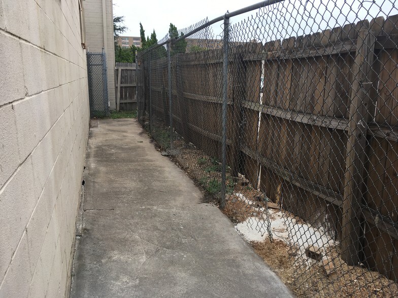 More Photos Of 11001 Fondren Rd, Houston Freestanding For Lease