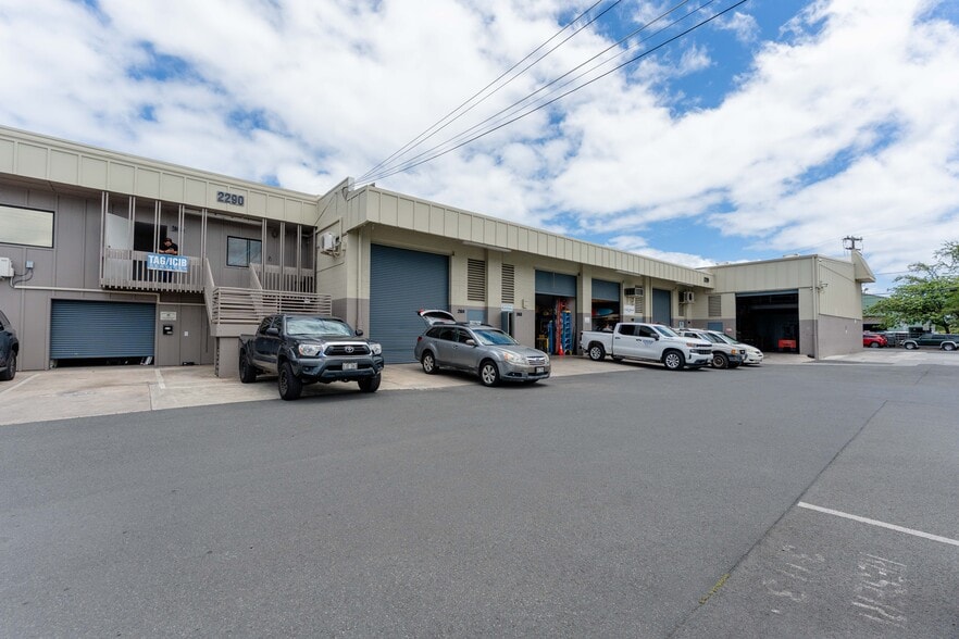 More Photos Of 2290 Alahao Pl, Honolulu Unknown For Lease