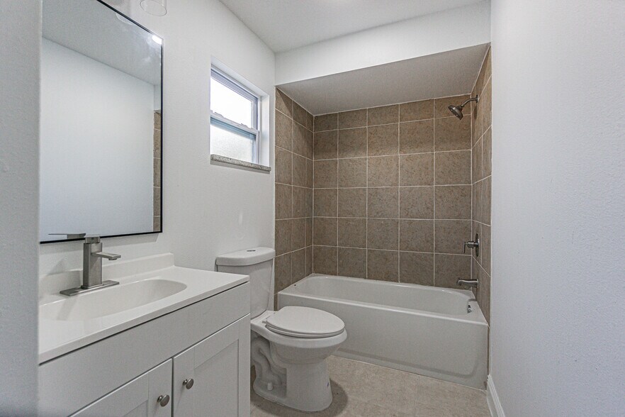 More Photos Of , Largo Unknown For Sale