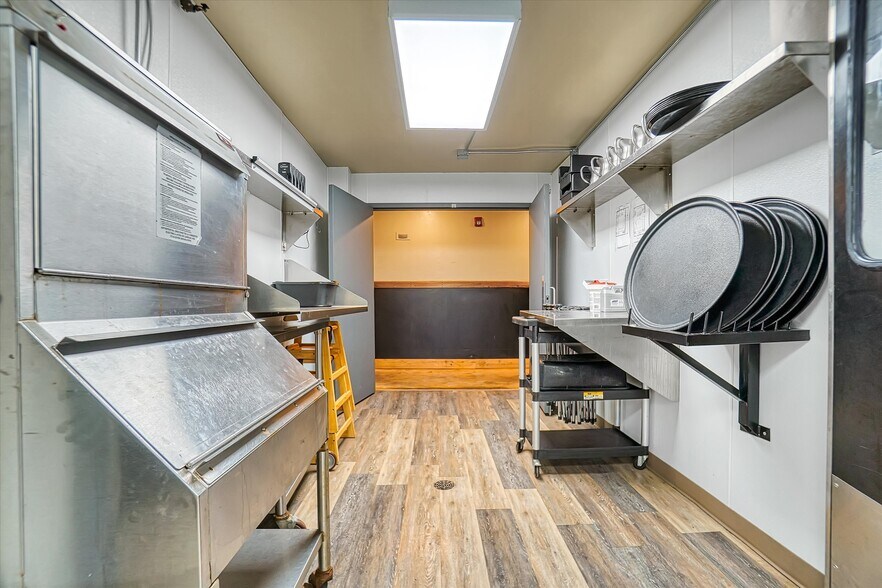 More Photos Of 23894 S Frontage Rd, Weatherford Bar For Sale