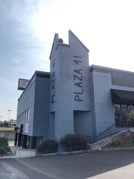 More Photos Of 41 N Bechtle Ave, Springfield Unknown For Lease