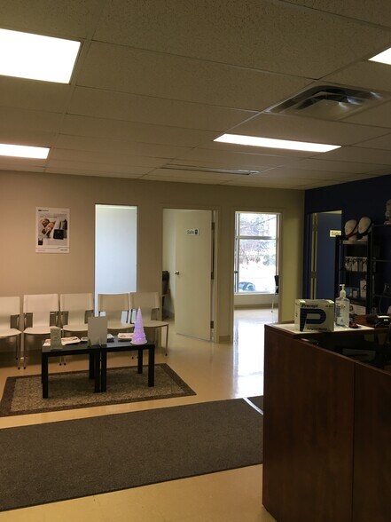 More Photos Of 2160 Ch Du Tremblay, Longueuil Medical For Lease