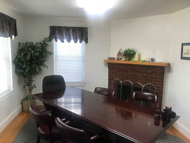 More Photos Of 9329 Battle St, Manassas Office For Sale