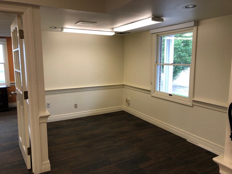 More Photos Of 327 E 3rd St, Uhrichsville Bank For Sale