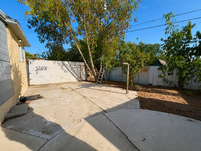 More Photos Of 1507 Pearl St, Bakersfield Apartments For Sale