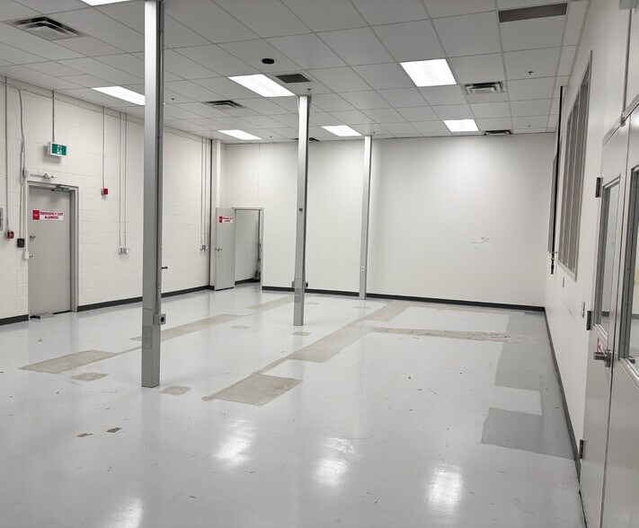 More Photos Of 2827 18th St NE, Calgary Warehouse For Sale