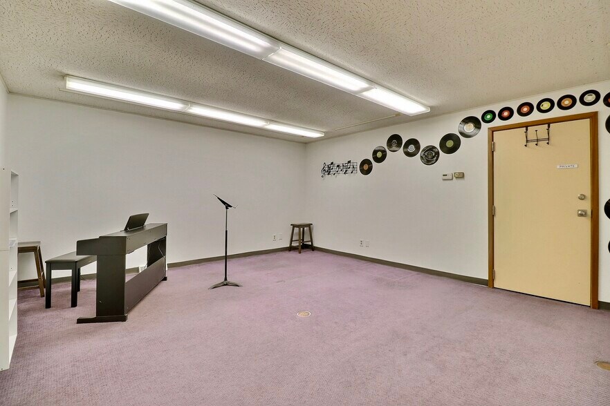 More Photos Of 230 E 22nd St, Fremont Medical For Sale