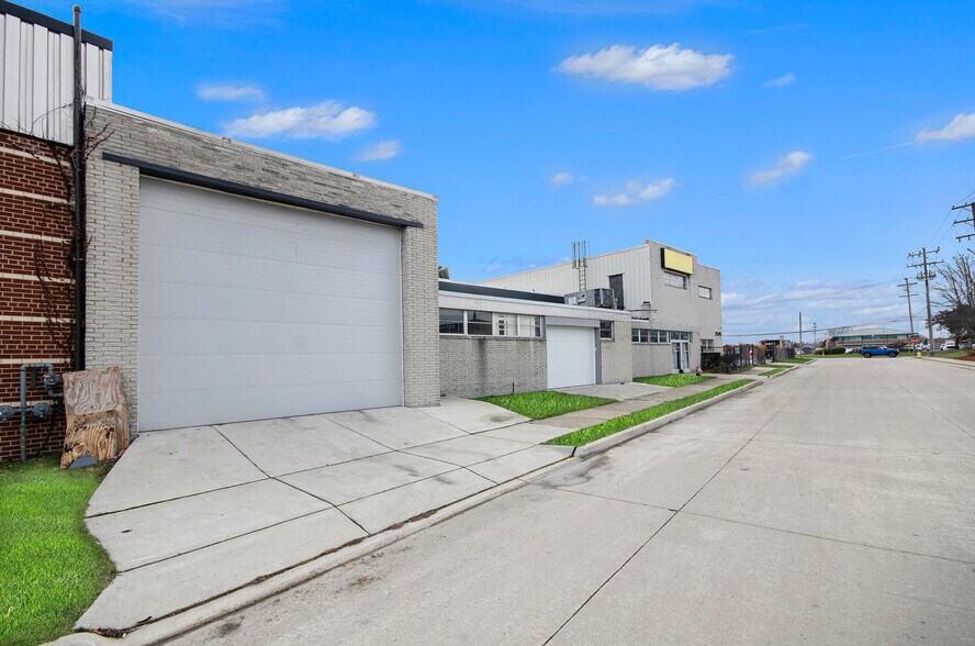 More Photos Of 25315 Kean St, Dearborn Industrial For Lease