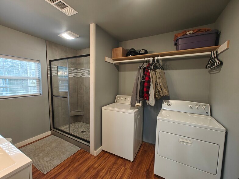 More Photos Of 32514 Highway 82, Cookson Flex For Sale