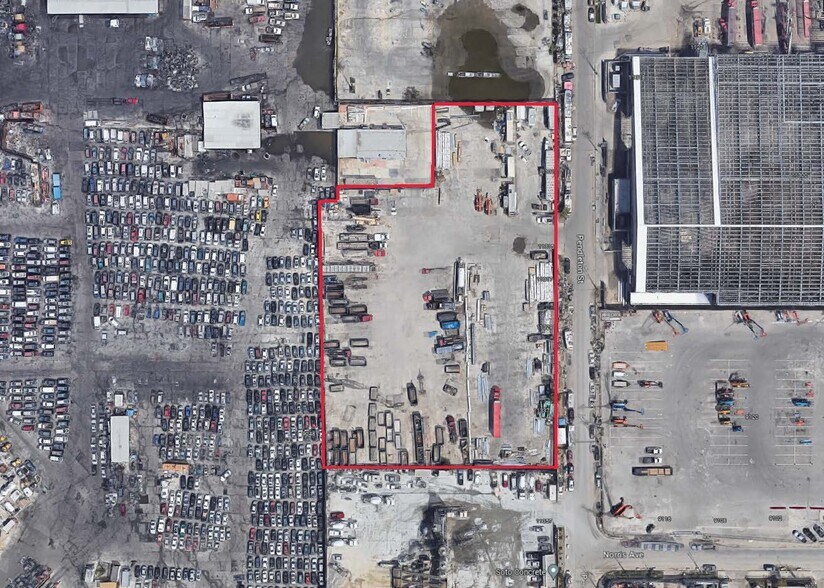 More Photos Of 11311 Pendleton St, Sun Valley Land For Lease