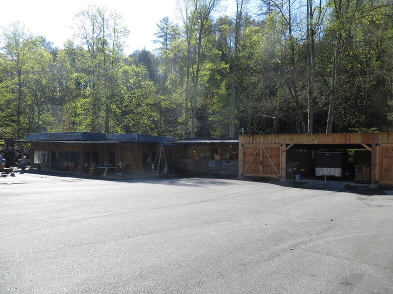 More Photos Of 3875 Tails Creek Rd, Ellijay General Retail For Sale