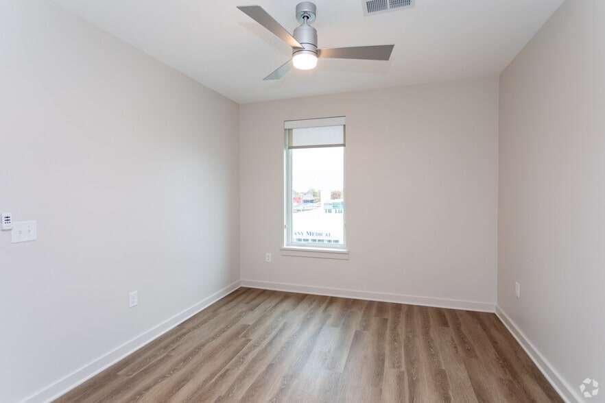 More Photos Of 650 N Main St, High Point Apartments For Lease