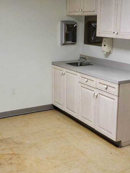 More Photos Of 509 Wolcott Rd, Wolcott Office For Sale