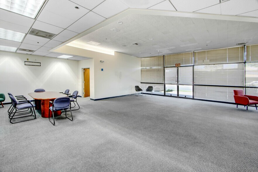 More Photos Of 400 E Live Oak Ave, Arcadia Office For Sale