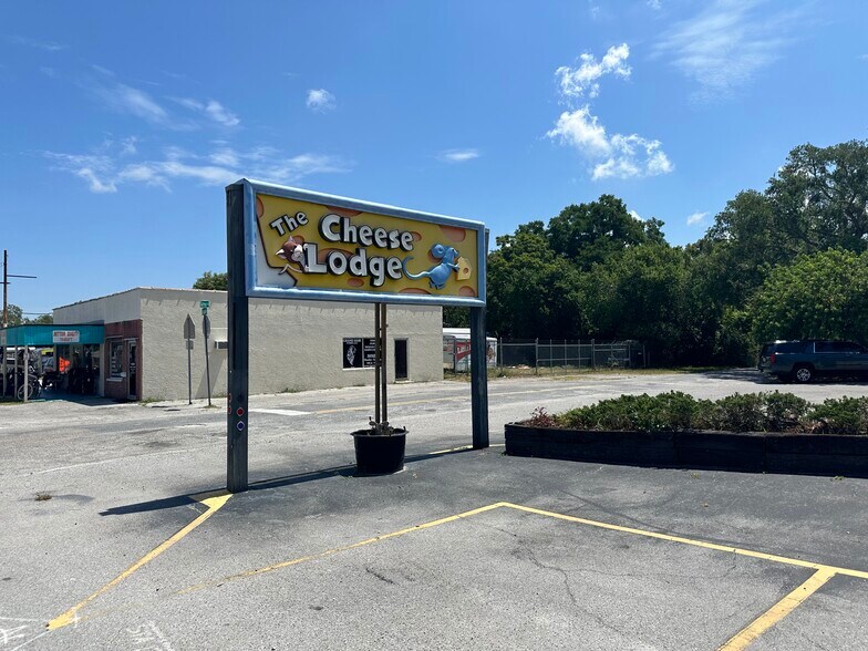 More Photos Of 4134 Grand Blvd, New Port Richey General Retail For Sale
