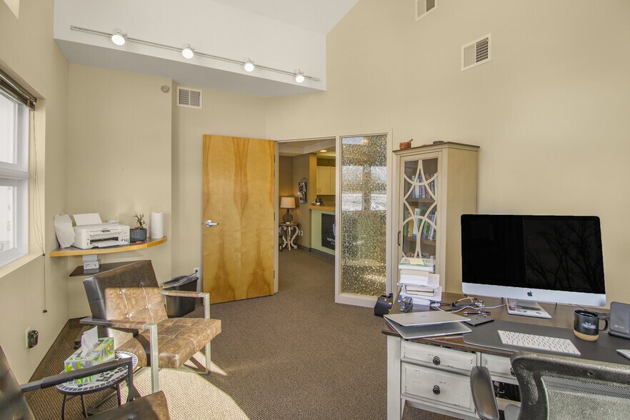 More Photos Of 4641-4671 White Bear Pky, White Bear Lake Office Residential For Sale