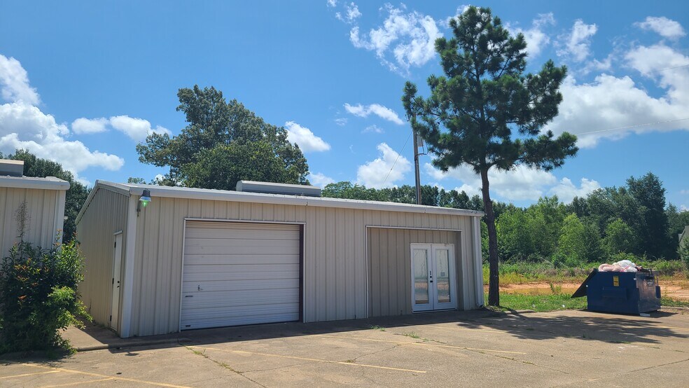 More Photos Of 1315 S Palestine St, Athens Daycare Center For Lease