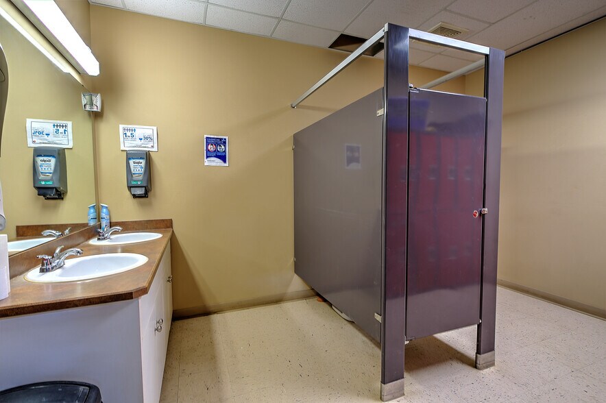 More Photos Of 135 & 141 Clearmile Avenue, Red Deer County Industrial For Sale