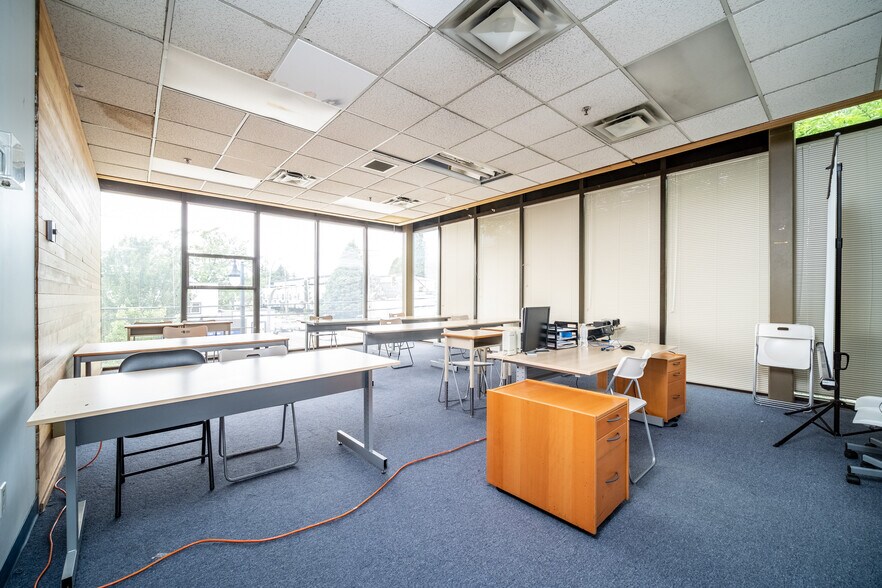 More Photos Of 1176-1188 8th Ave, New Westminster Schools For Lease