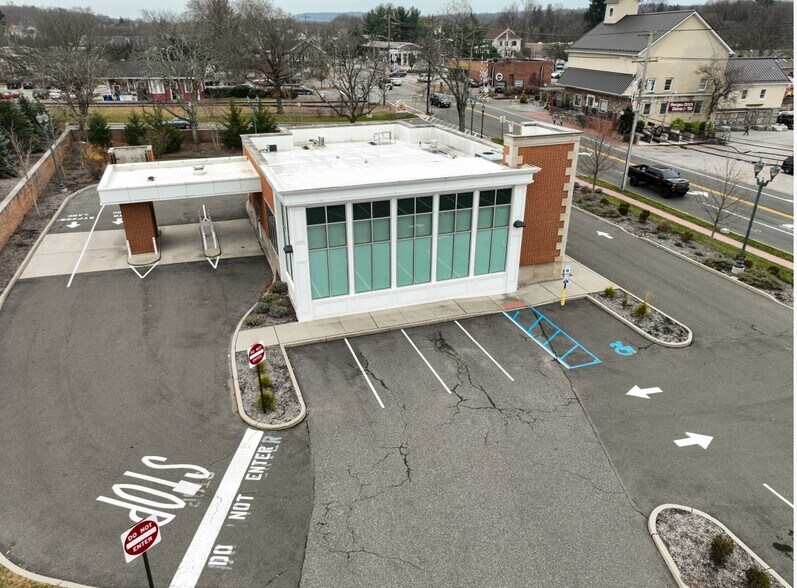 More Photos Of 690 Wyckoff Ave, Wyckoff General Retail For Lease