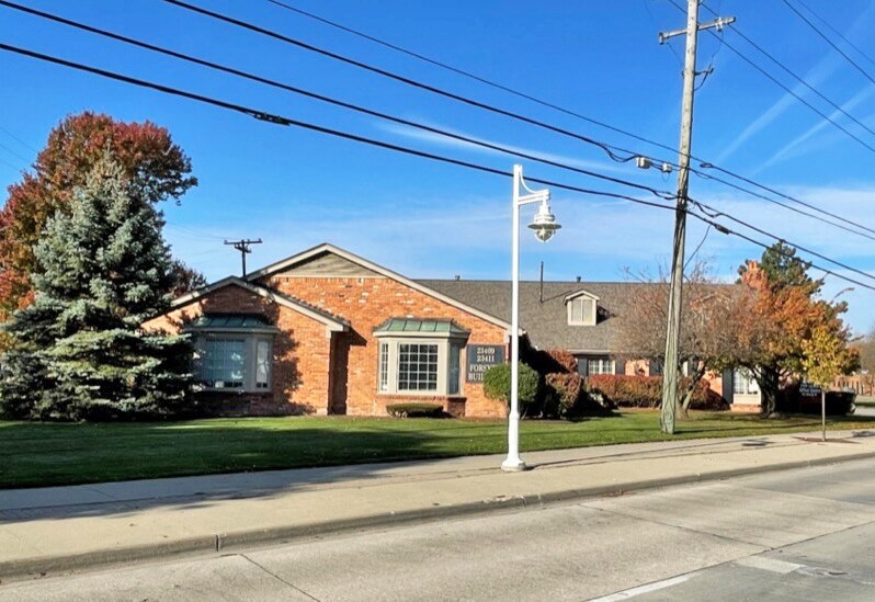 More Photos Of 23409-23411 Jefferson Ave, Saint Clair Shores Office For Sale