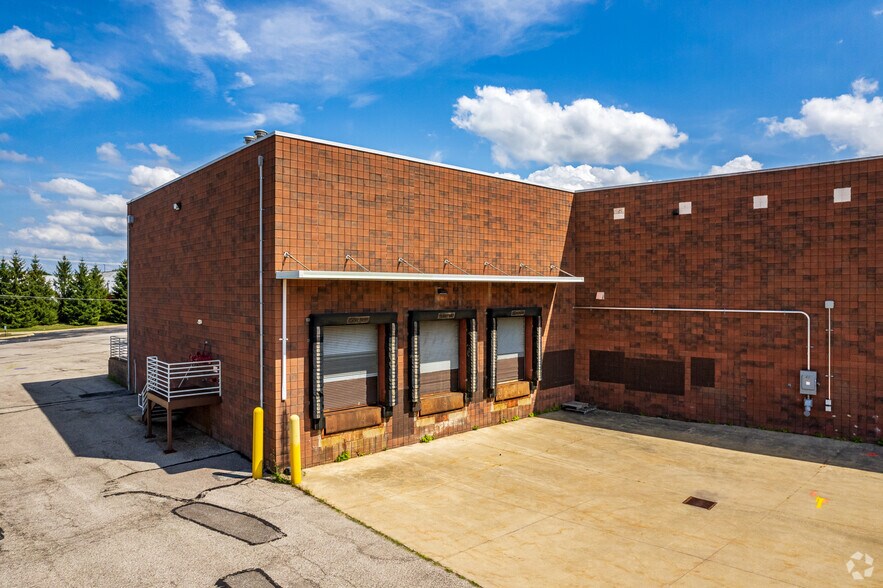 More Photos Of 837-887 Graham Rd, Stow Unknown For Lease
