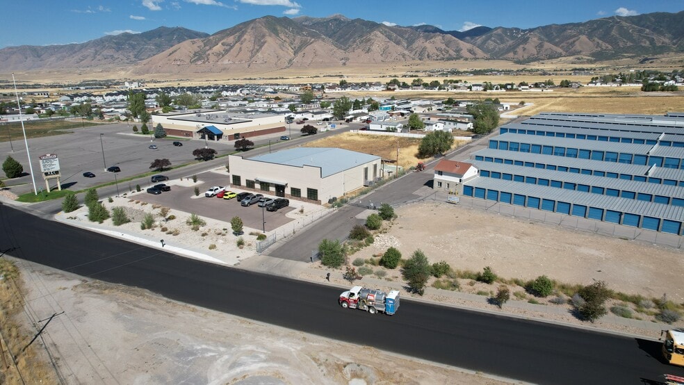 More Photos Of 1518 N Pine Canyon Rd, Tooele Showroom For Sale